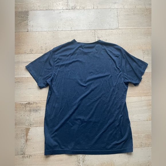 Old Navy Active Men's Navy Blue Short Sleeve Tee Active Wear Workout Gym - Picture 4 of 5